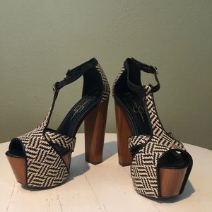 Jessica Simpson ‘Dolee’  platform sandal